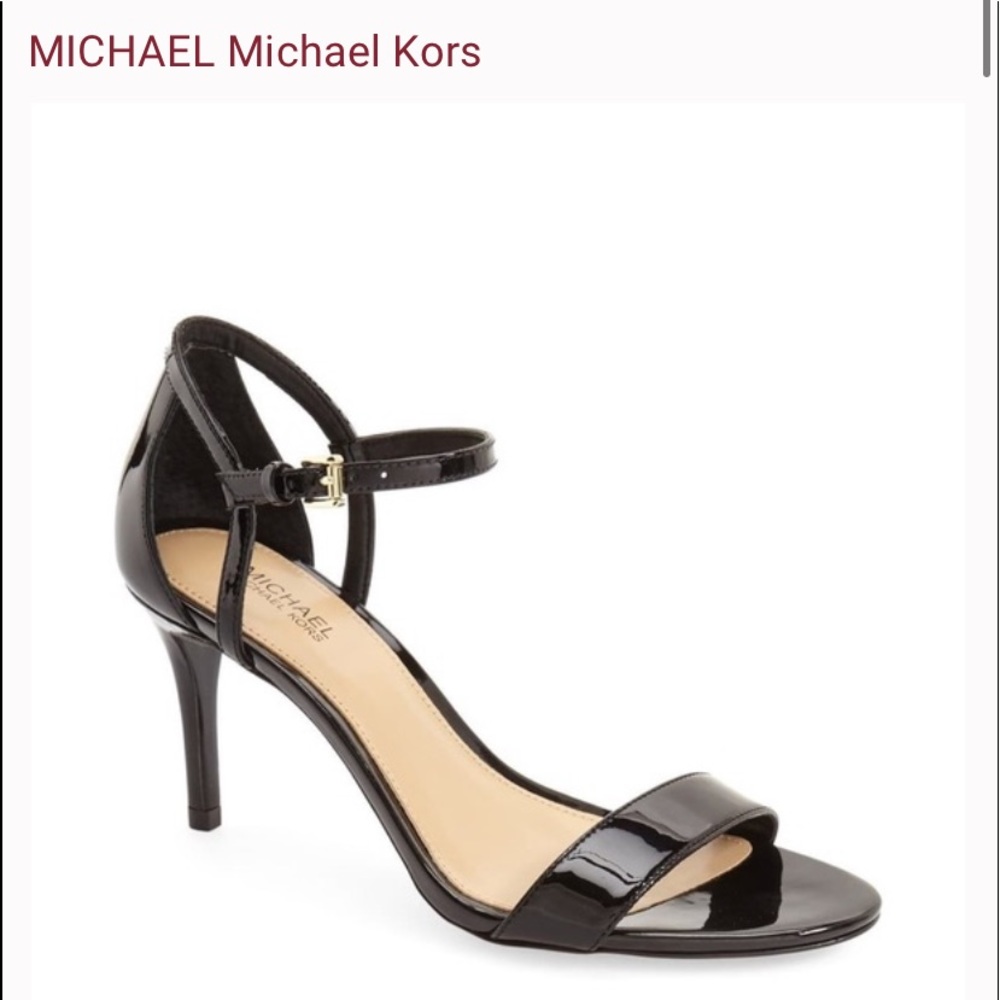 Michael Kors classic black heel